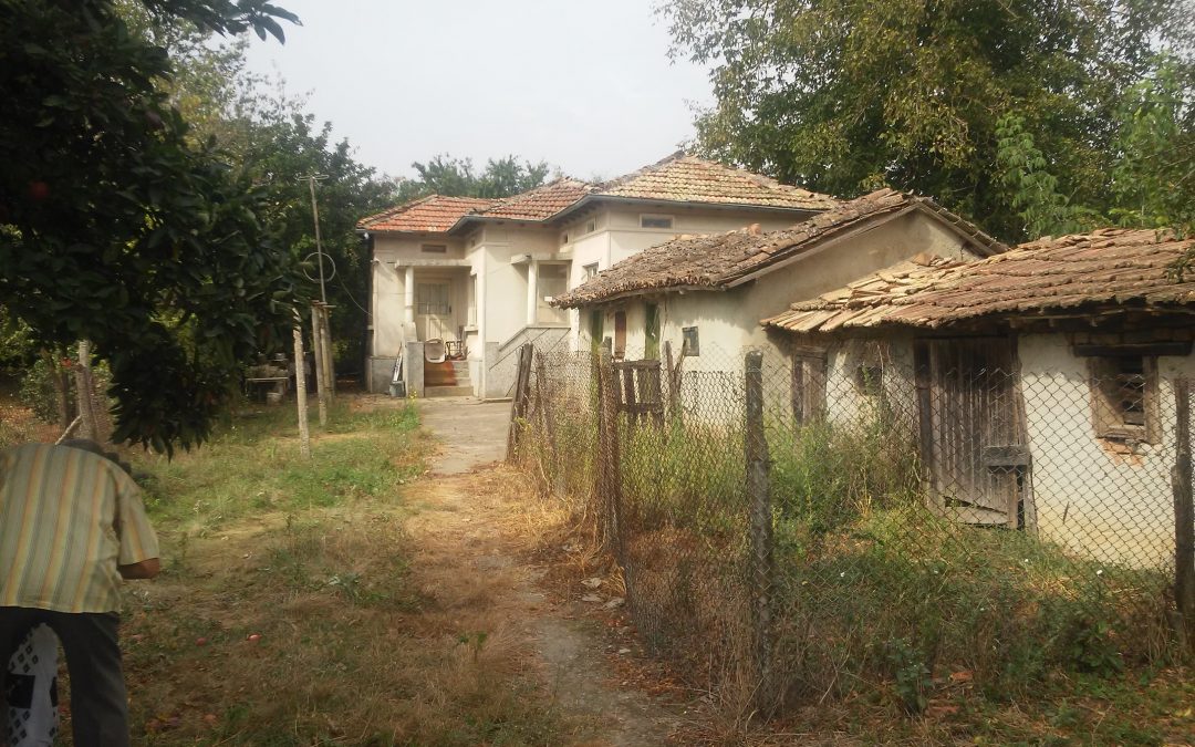 Къща в село на 15.км.от гр.Добрич.